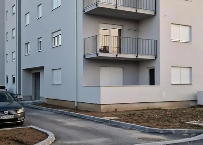 아파트 Apartman Metkovic City *